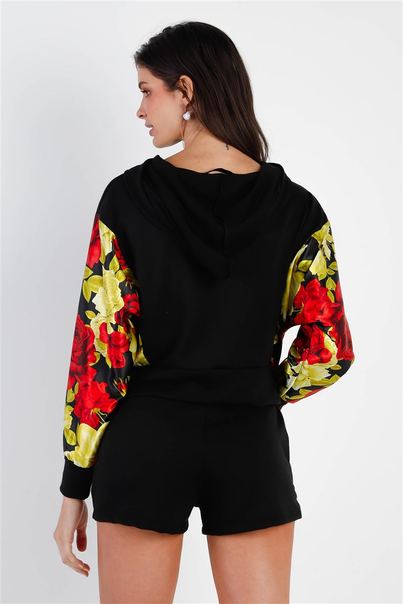 Ensemble haut à capuche et short à imprimé floral rouge et citron vert effet satiné noir