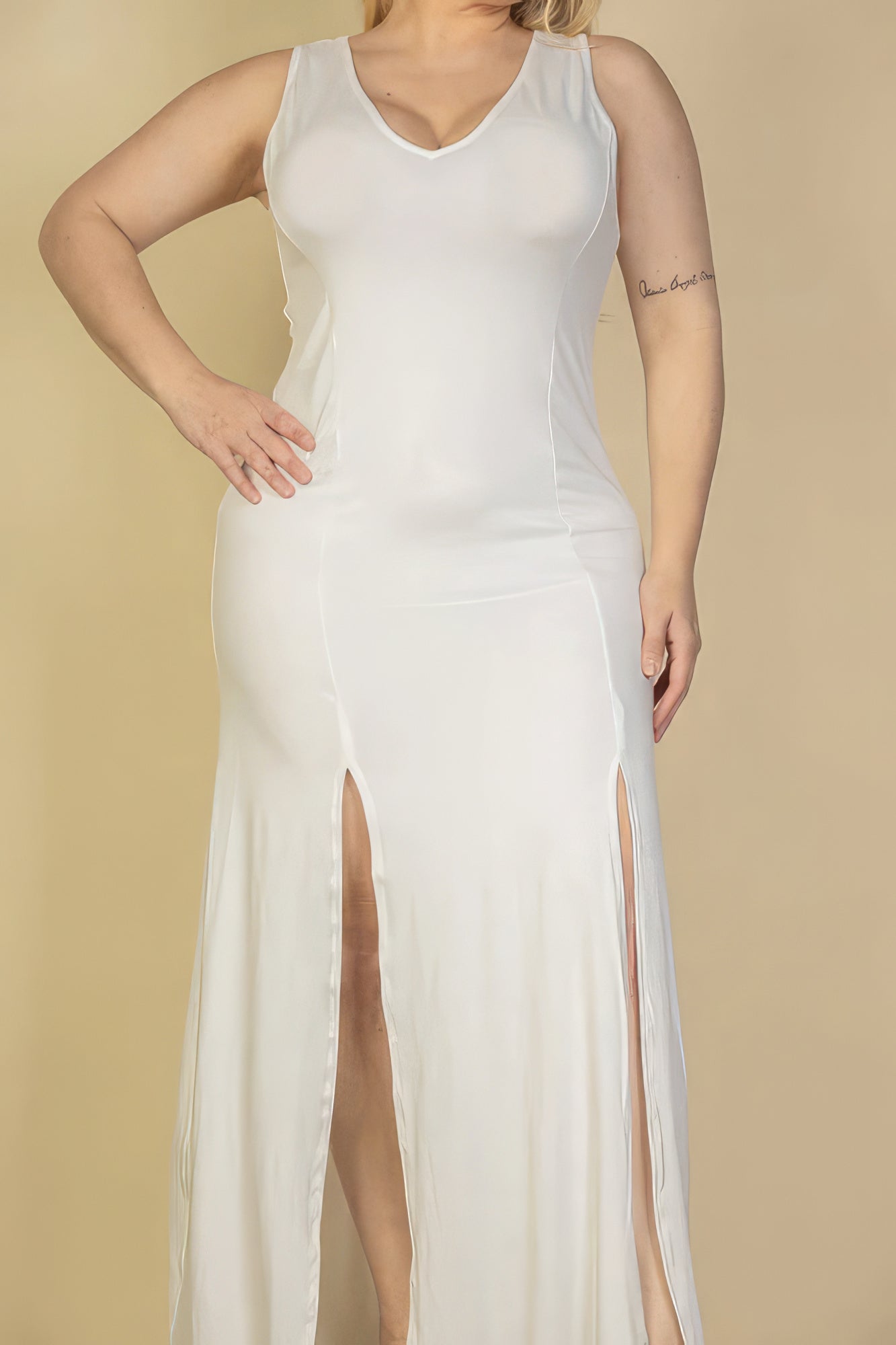 Robe longue fendue sur la cuisse à décolleté plongeant grande taille