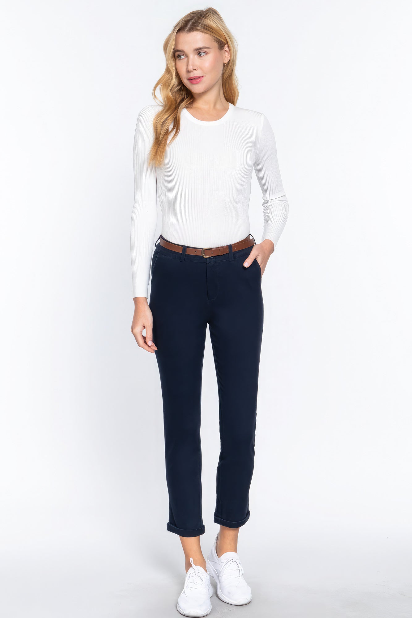 Pantalon long ceinturé en sergé de coton