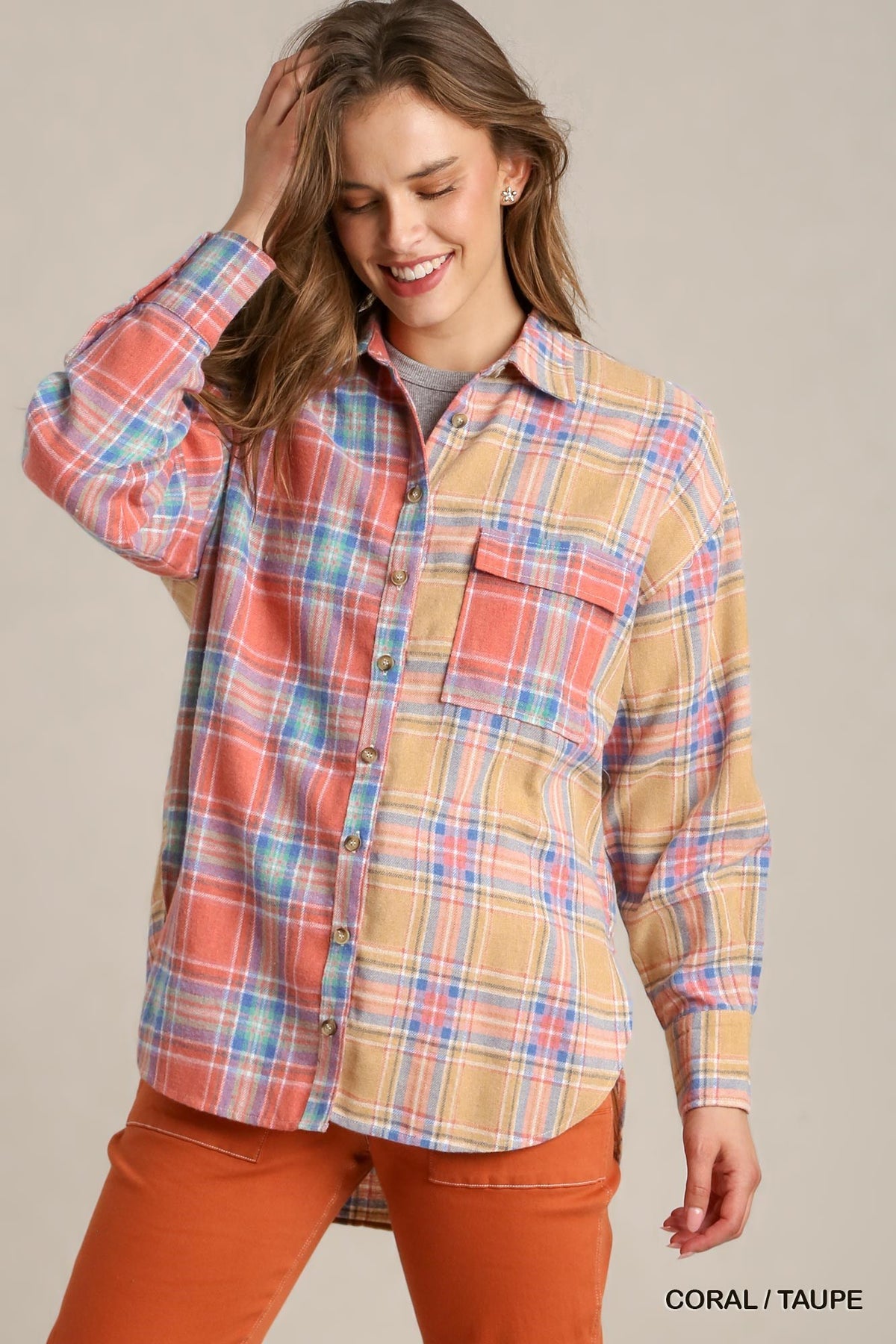 Chemise boutonnée à carreaux mixtes en flanelle avec poche avant