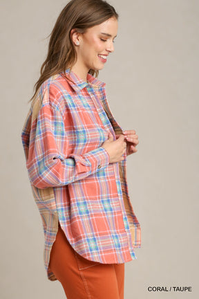 Chemise boutonnée à carreaux mixtes en flanelle avec poche avant